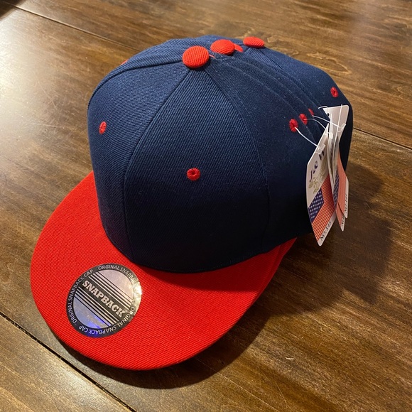 NWT Blue & Red SnapBack Hat - Picture 1 of 2